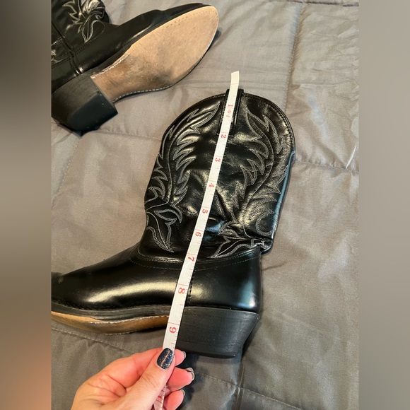 Laredo women’s cowboy boots 7.5w wide leather - worn a few times - Picture 1 of 8